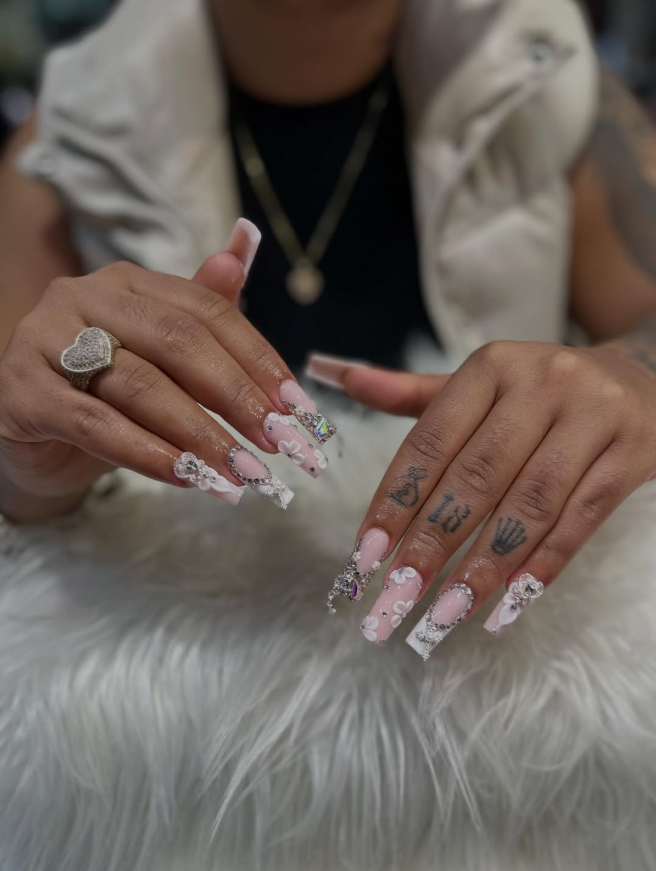 Uñas acrílicas nuevas (depende de tamaño)